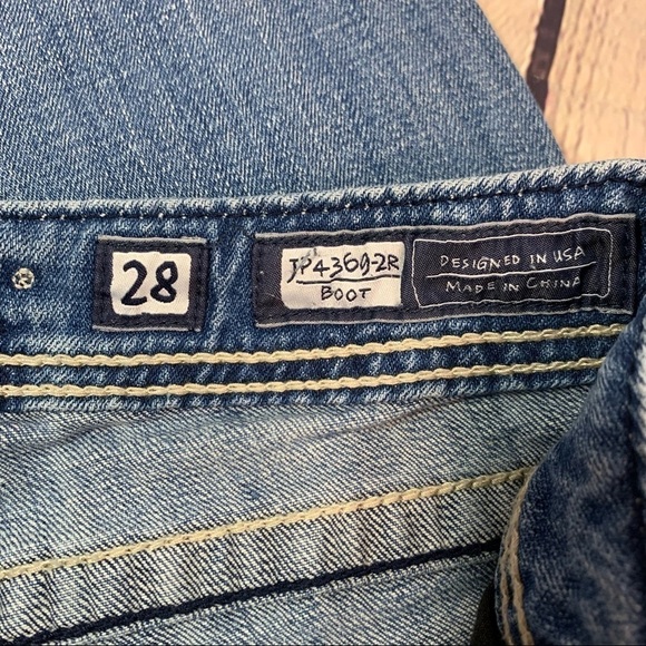 Miss Me Distressed Boot Cut Jean size 28 - Picture 8 of 12